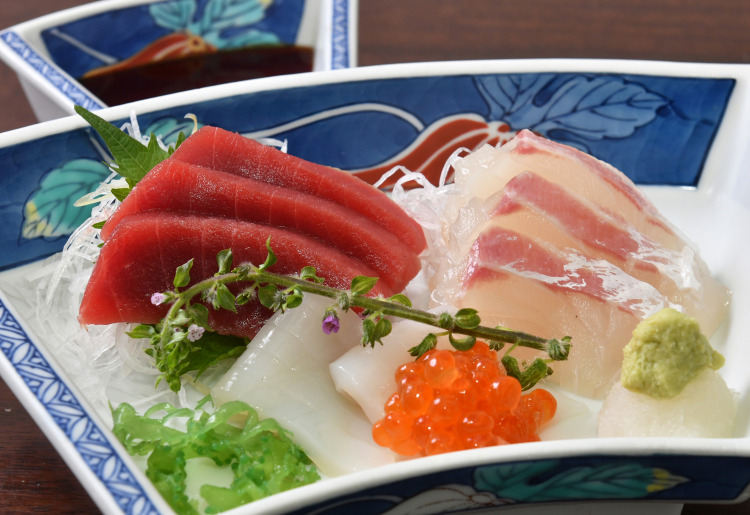刺身盛り合わせ
